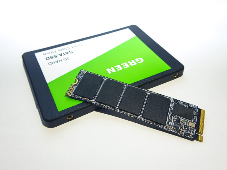 SSD（ソリッドステートドライブ）