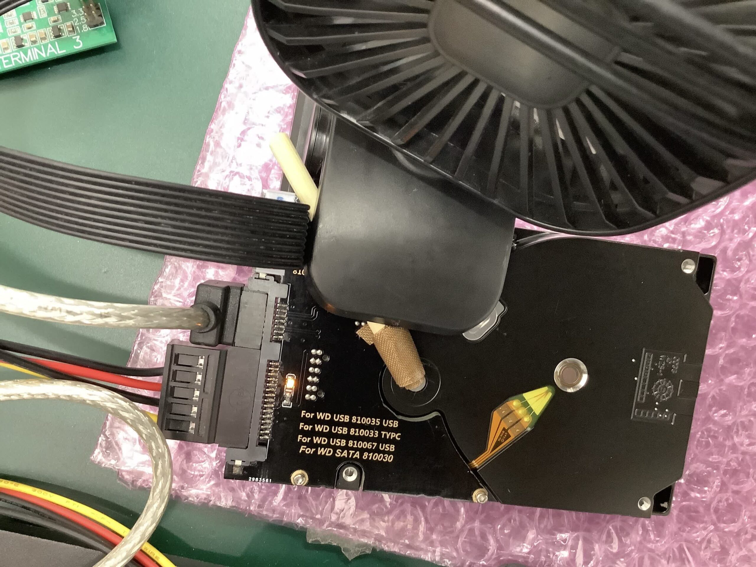 Western Digital WD40NMZWを専用変換基板でSATA接続した作業写真