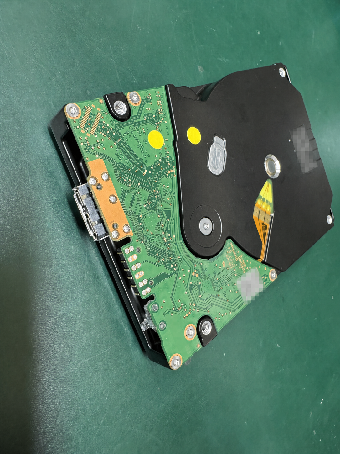 USB端子が直接実装されたWestern Digital WD40NMZWのPCB
